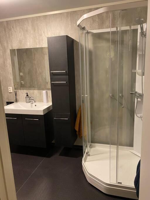 Aurora Apartment Very Close To Cable Car And Sherpatrappa Tromsø Exteriör bild