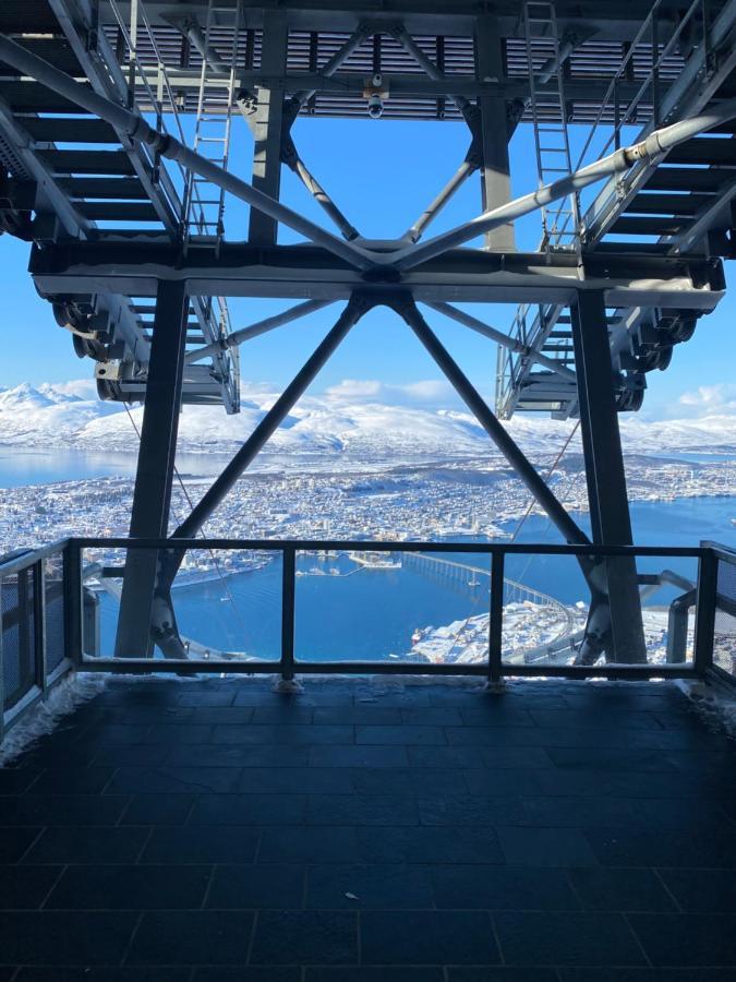 Aurora Apartment Very Close To Cable Car And Sherpatrappa Tromsø Exteriör bild