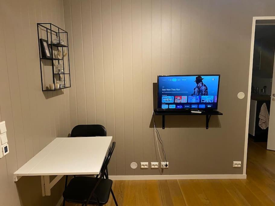 Aurora Apartment Very Close To Cable Car And Sherpatrappa Tromsø Exteriör bild