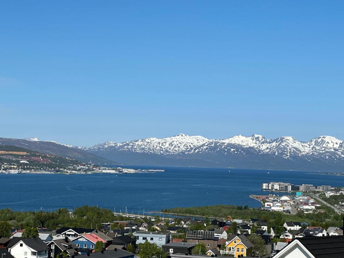Aurora Apartment Very Close To Cable Car And Sherpatrappa Tromsø Exteriör bild